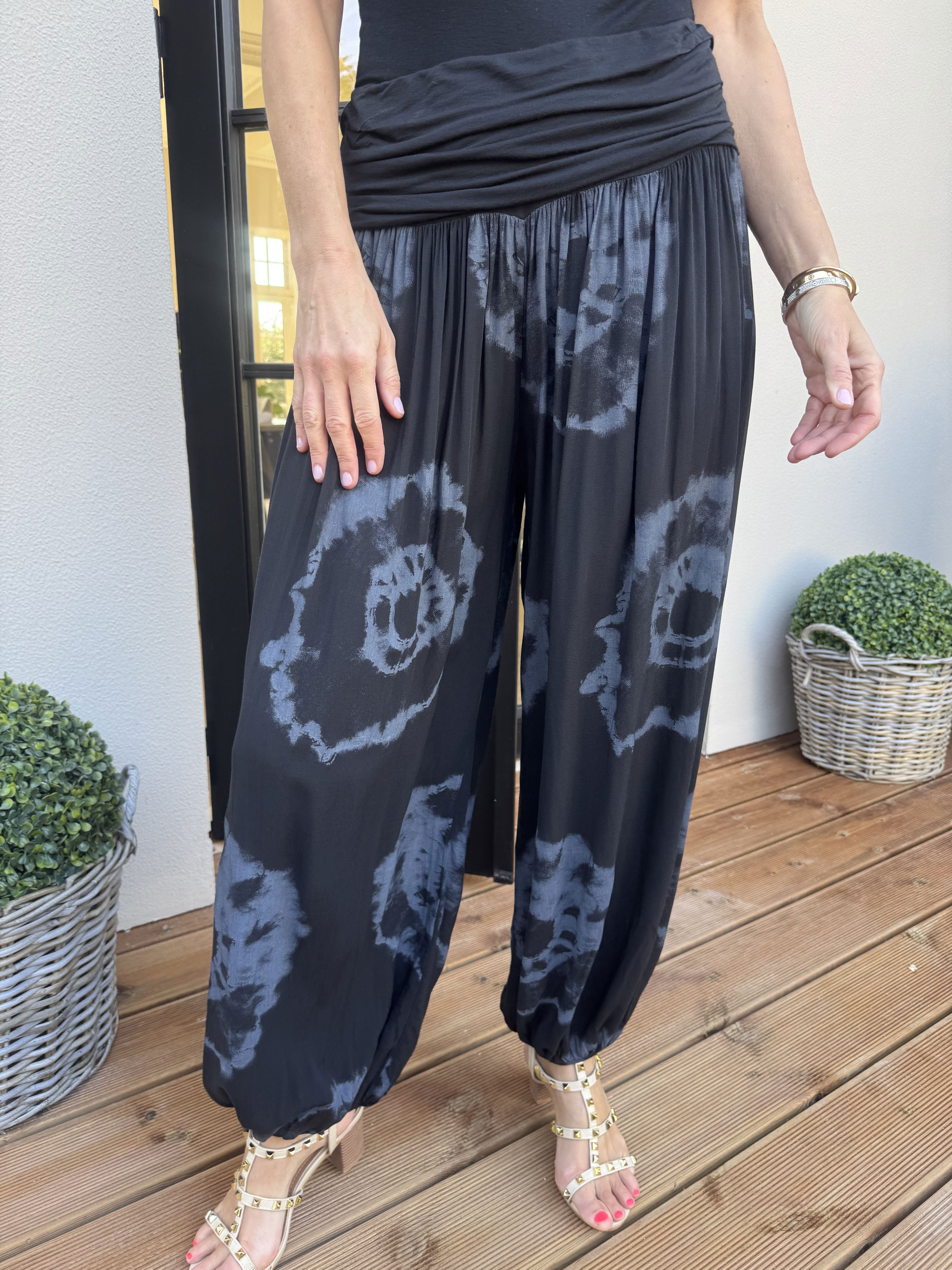 Drew Batik - Bohemiska byxor i ljus viskos